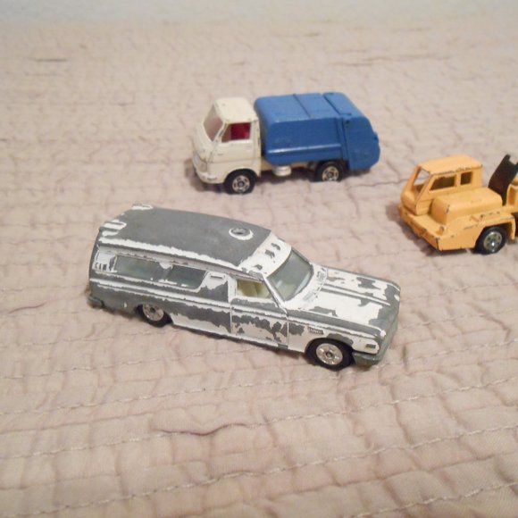 Vintage Playart and Tomica Toy Cars - Picture 7 of 11